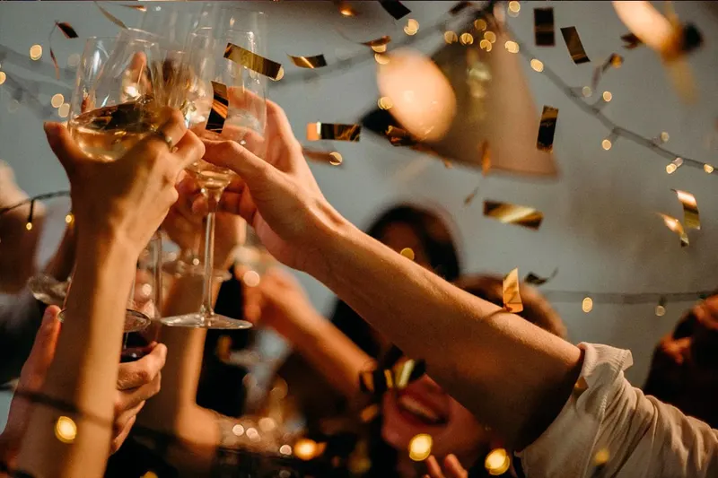 Brindis en fiesta de fin de año